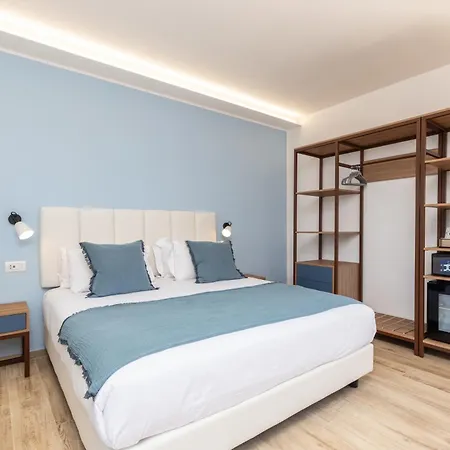 Illumi's Hotel